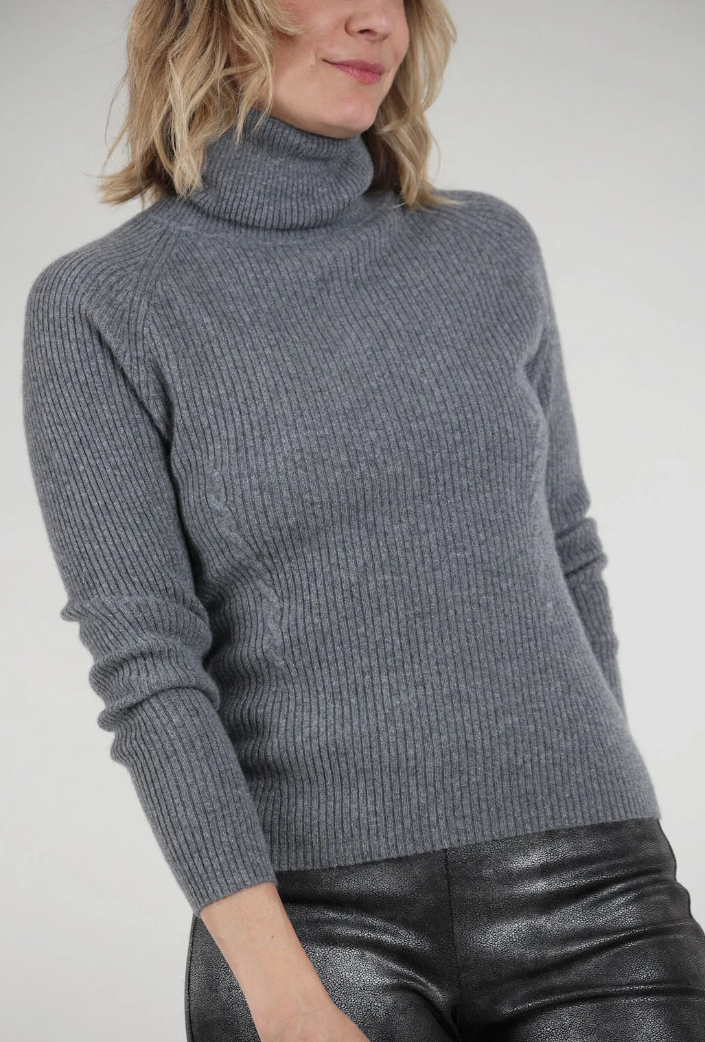 Cashmere Ribbed Details Tneck, Mistral Gray